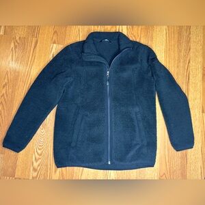 The North Face girls’ black thick fleece jacket